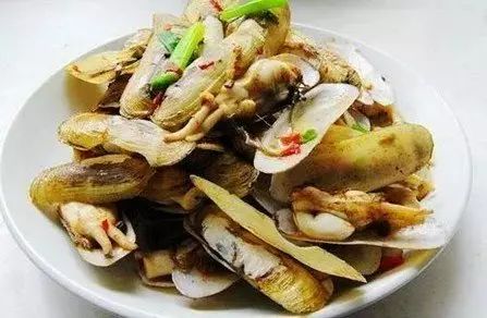 海蛏子豆腐煲，海鲜与豆制品的鲜美交融