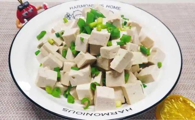 江苏凉拌豆腐，清爽美味，夏日的最佳伴侣