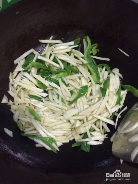 茭白丝烧豆腐的做法