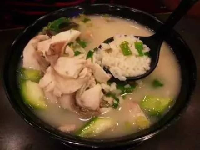 鸭腿汤泡饭的做法