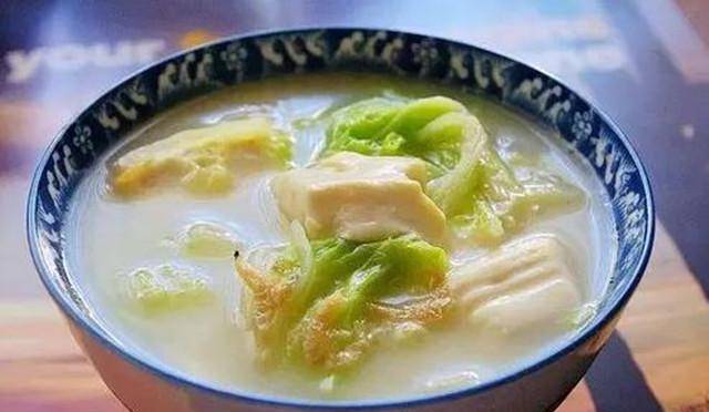 清江鱼清炖豆腐，鲜美滋养的家乡味道