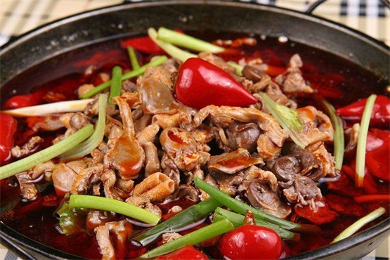 蘸水血旺豆腐，家常美食的醇香魅力