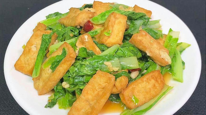 芹菜叶烧豆腐，家常美味，营养满分