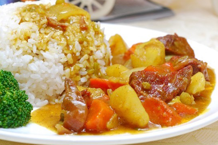 咖喱牛肉饭，香浓美味，暖胃又营养的自制佳肴