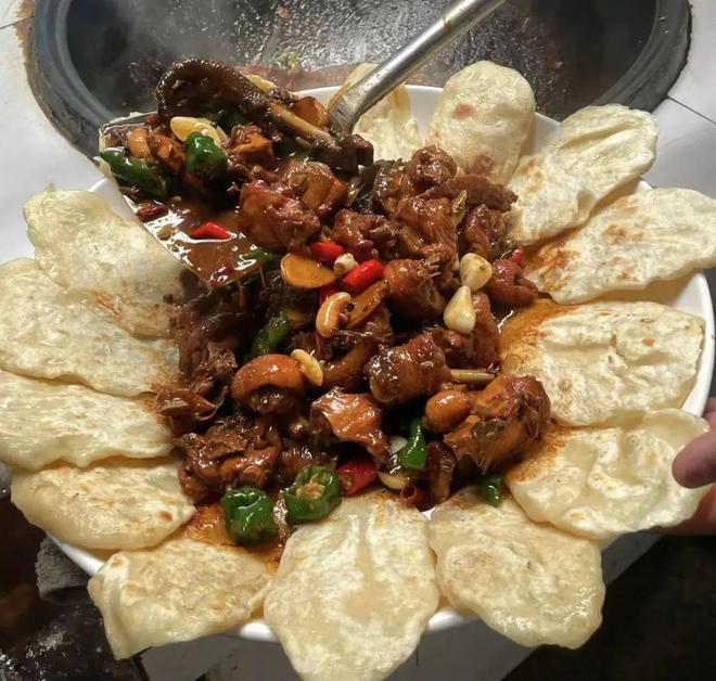 麻辣烩灌肠，唤醒味蕾的美食之旅