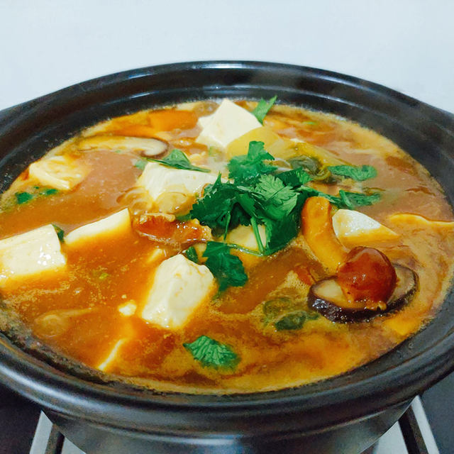 砂锅黄丫头豆腐，暖胃佳品，家常美食新体验