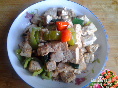 家常美食新尝试，胖辣椒炒豆腐，美味又营养的绝佳搭配