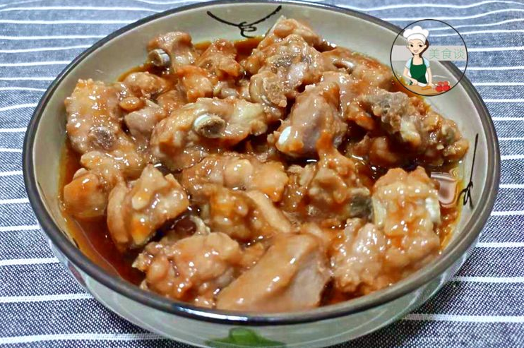 油豆腐焖腊鱼的醇香秘诀，家常美食的传承与创新