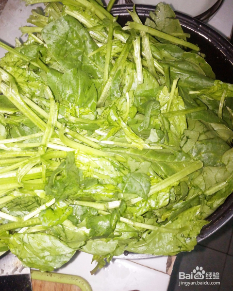 豆腐土豆菠菜粉条炖，家常美食的温暖味道