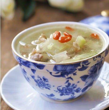 月子餐红糖豆腐汤，滋养身心，助力产后恢复