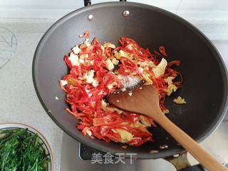 红椒鸡蛋番茄的做法