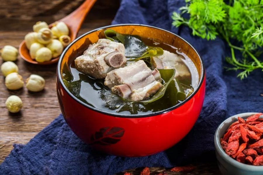 排骨豆腐果炖汤，滋养身心，温暖整个秋冬季节的美味佳品