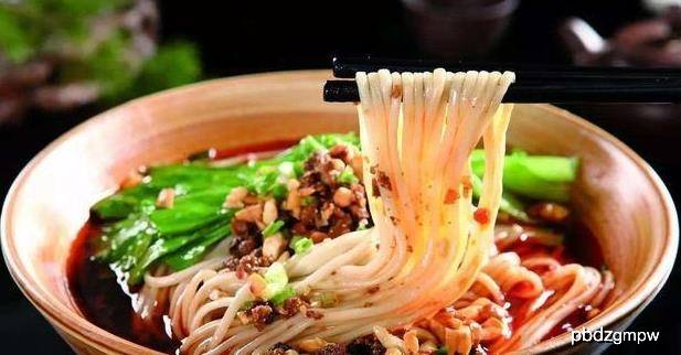 芝麻豆腐面条，一道营养丰富的美味佳肴