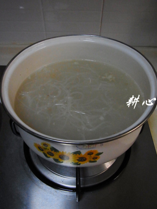 西红柿红薯粉汤的做法