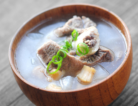 部队锅，温馨回忆中的美味炖煮