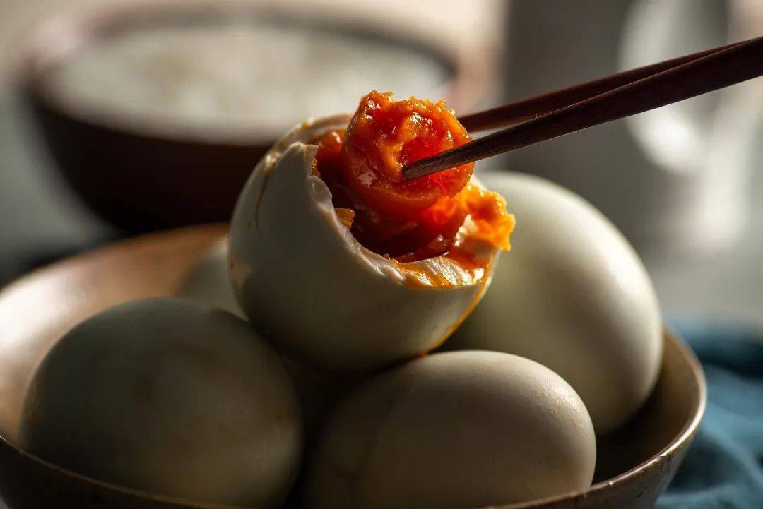 虾仁鸭蛋炖豆腐，鲜美口感，营养满分的美味佳肴