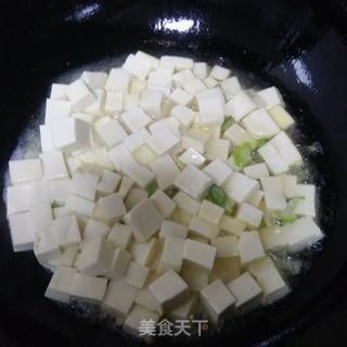 火腿血豆腐，传统美食的现代魅力与家常做法解析