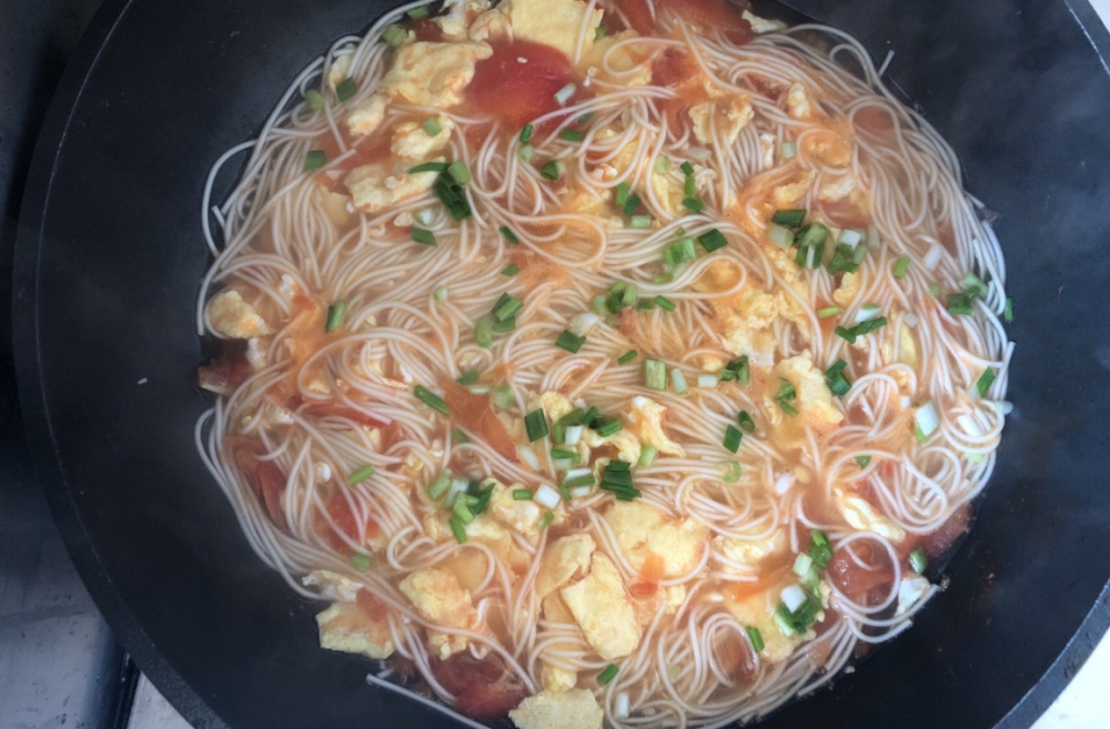 烤番茄鸡蛋面的做法