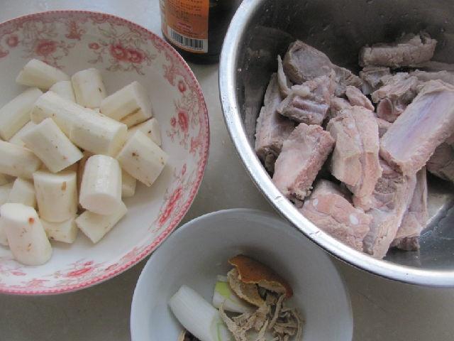 萝卜豆腐炖排骨，家常美食中的营养佳肴