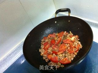 家常美食新境界，灰豆腐碎肉的魅力与做法解析