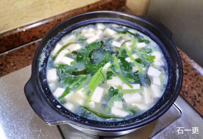 家常电饭锅豆腐汤，简单易做，营养美味