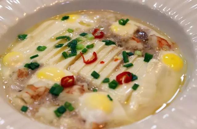水煮豆腐鲤鱼，鲜美口感与营养兼具的家常菜
