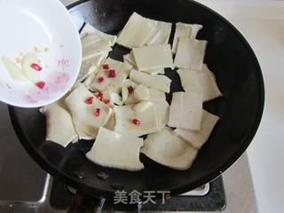 新疆特色美食探秘，千叶豆腐的制作与魅力