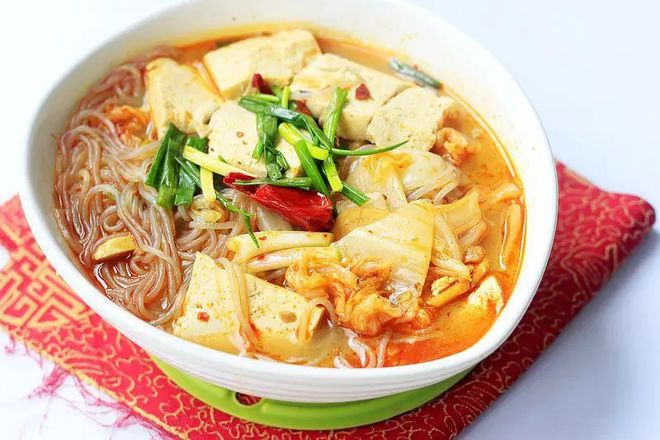 家常美味，白菜干粉条豆腐炖出的温暖滋味