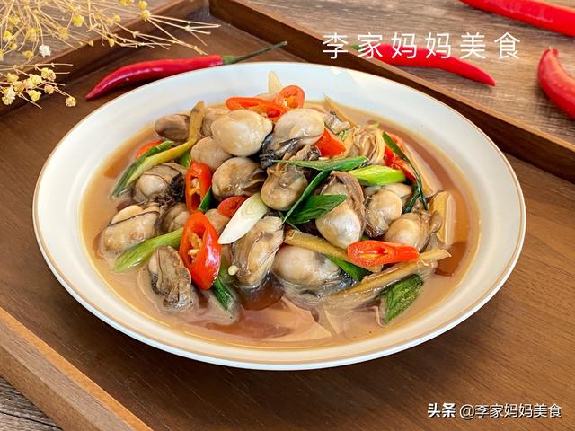 生蚝炒冻豆腐，鲜美口感与营养的完美融合