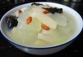 鸡蛋冬瓜炖豆腐，营养美味的三合一佳肴
