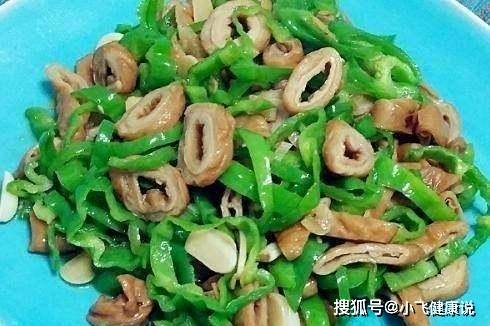 蒜苔白萝卜豆腐炖，家常美食的健康密码