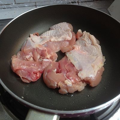 家常美食，熟鸡肉炖豆腐，鲜美滋补的双重盛宴