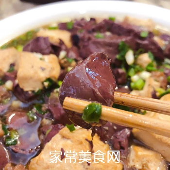 猪血猪血豆腐汤的做法