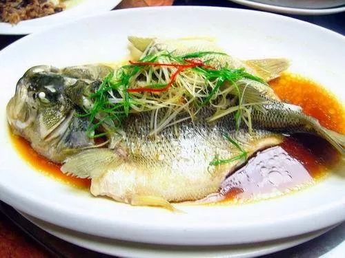红烧鲈鱼老豆腐，美味与营养的双重享受