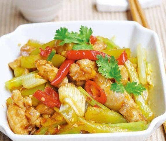 西红柿炒腐竹，家常美食的健康升级之道