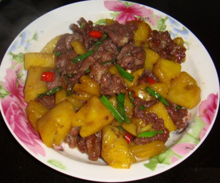 菠萝牛肉的独特魅力，酸甜可口，营养满分！