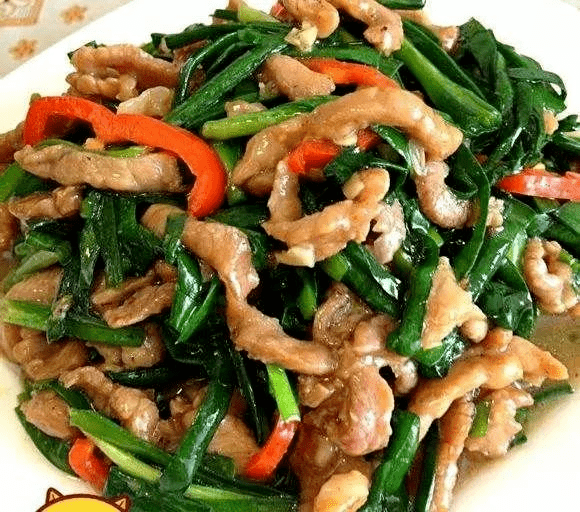 青椒肉丝炒豆腐肝，家常美食的鲜美搭配