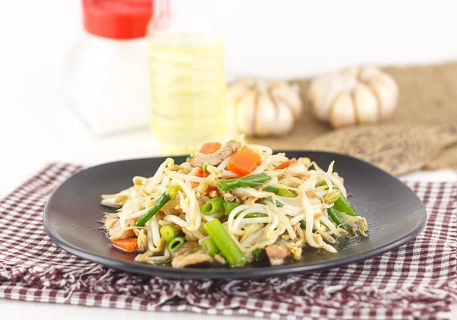 家常美食，炒豆腐干豆芽，清爽美味营养足