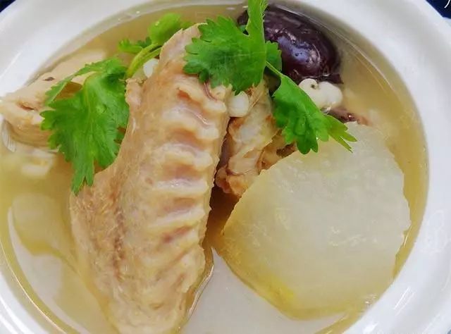 冬瓜鸡盅，家庭美食新体验，清爽滋补双重享受