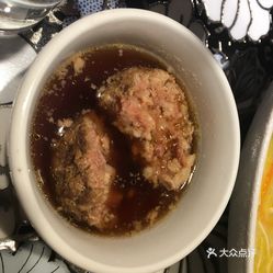 盐水鹅煮豆腐，传统美食的鲜美融合与营养揭秘