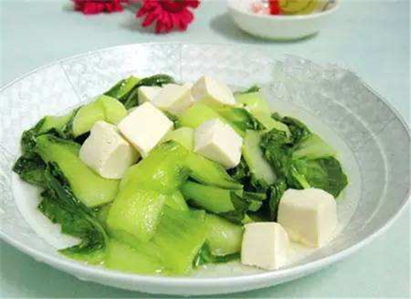 豆腐青菜萝卜丸子的美味邂逅，家常菜肴的健康秘密