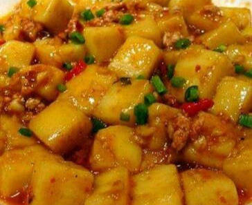 湘菜风味，辣椒豆腐炒肉，辣中带鲜的美食诱惑