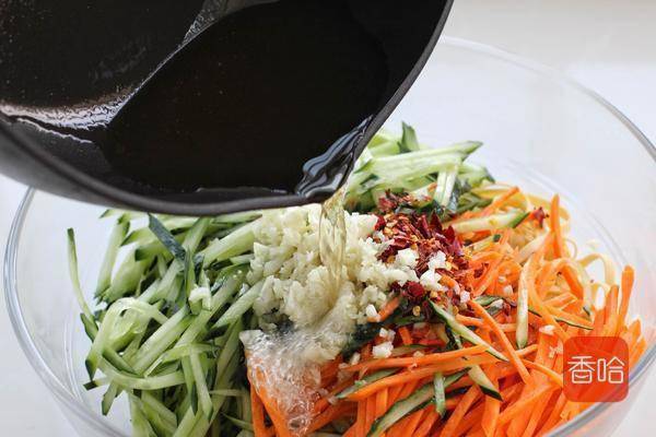 夏日解暑佳品，凉拌新鲜豆腐的制作与益处