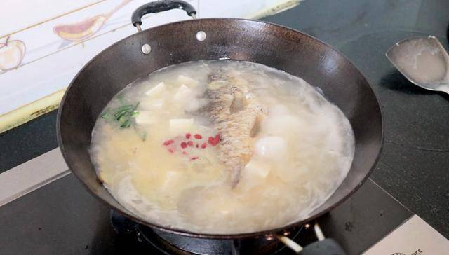 豆腐鸡蛋鱼汤家常做法