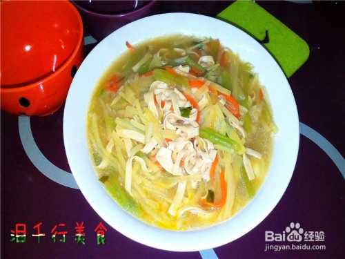 家常美食新搭配，洋白菜粉条炖豆腐的美食之旅