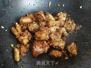 炸麻辣排骨串的做法