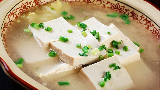 豆腐潮汕肉饼汤，温暖心灵的鲜美佳品
