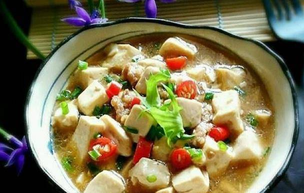 翻锅豆腐，家常美味，营养翻倍，轻松学会翻锅技巧！