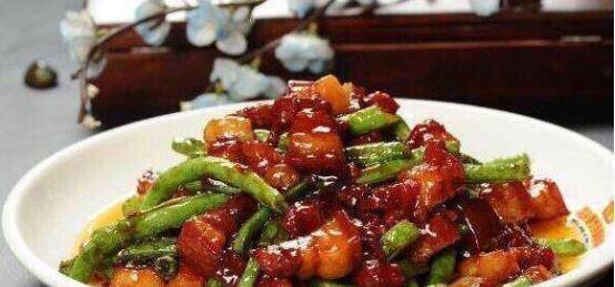 家常美味，番茄猪肉豆腐土豆炖